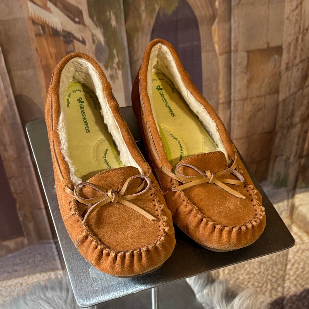 Grasshoppers Tan Moccasins Classic Slip-On Design